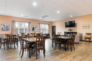 Moraine Ridge Senior Living Facility Dining Area Gallery Photo - Position 37