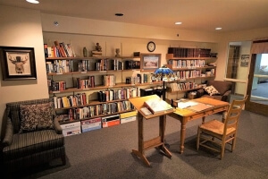 Moraine Ridge Senior Living Facility Library Gallery Photo - Position 30
