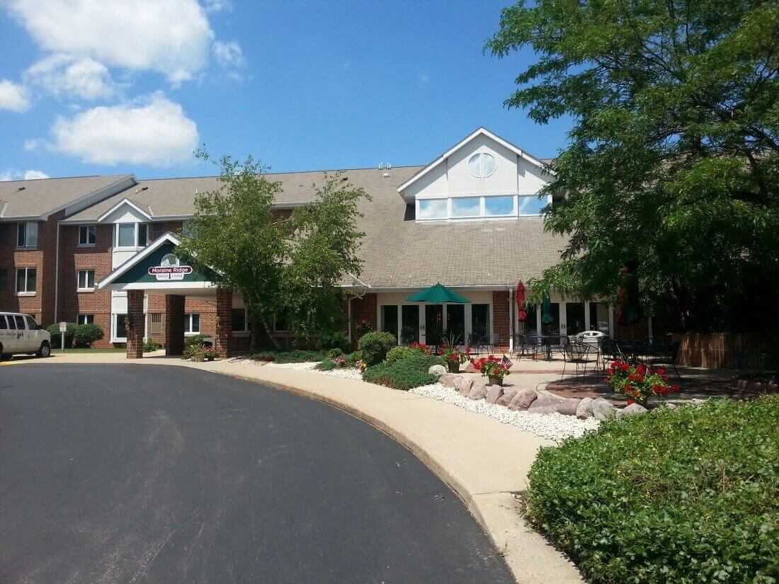 Driveway and Main Entrance to Moraine Ridge Senior Living in Green Bay WI